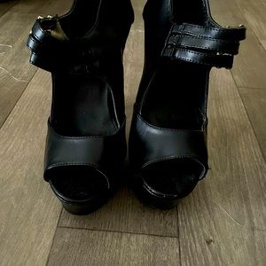 Black Peep toe heels